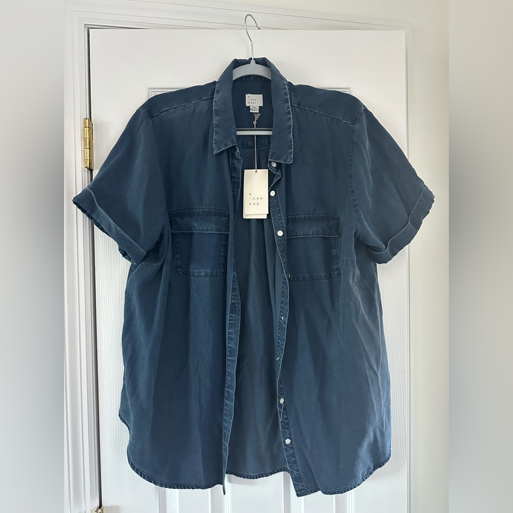 XL soft chambray button up blouse